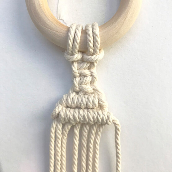idea_macrame-medium-christmas-tree_step5.jpg?sw=554&q=85