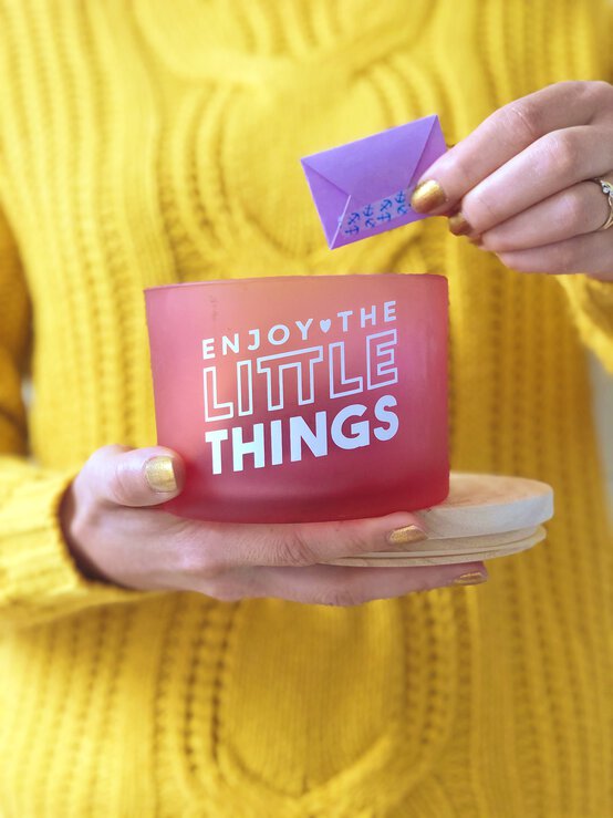 joannehawker-memoryjar.jpg?sw=554&q=85