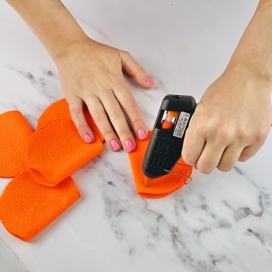 Felt-Pumpkin-6.jpg?sw=554&q=85