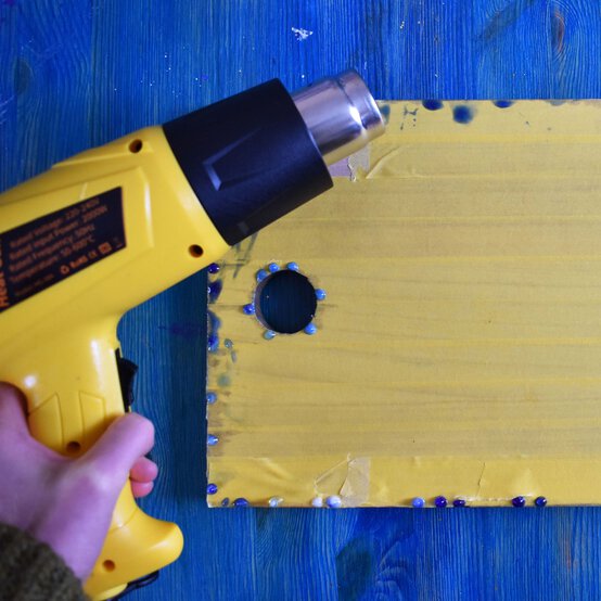 resin-cutting-board-step-9_2.jpg?sw=554&q=85