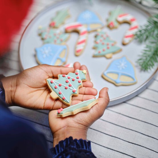 Idea_traditional-projects-to-make-for-christmas_1.jpg?sw=554&q=85