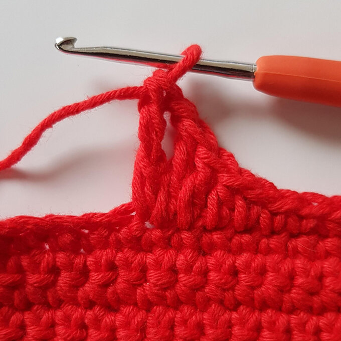 idea_crochet-valentines-insta-pattern_step1b.jpg?sw=680&q=85