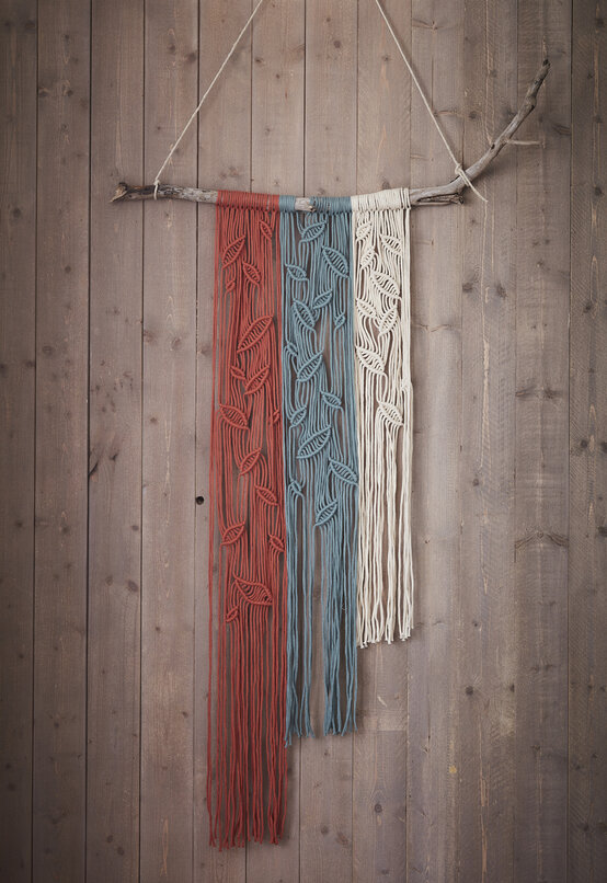 how_to_make_an_autumn_leaves_macrame_wallhanging_hero.jpg?sw=554&q=85