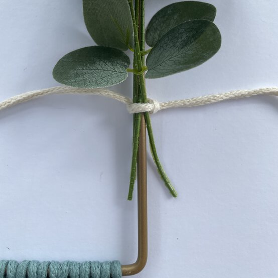 Idea_How-to-Make-a-Trio-of-Macrame-Wreaths_STEP%207-Square.jpg?sw=554&q=85