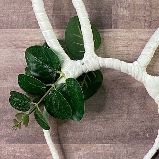 Idea_how-to-make-a-floral-bunny-headband_step12.jpg?sw=554&q=85