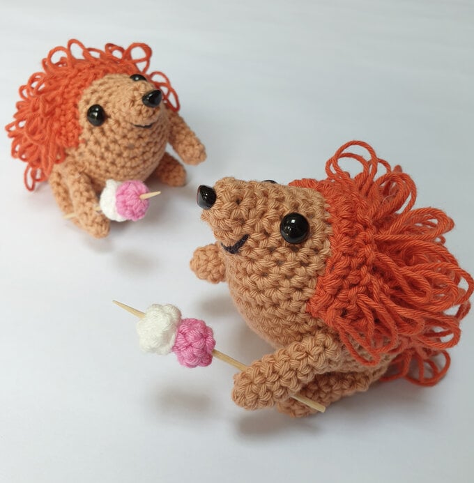 how-to-crochet-an-autumn-wreath-hedgehog-10.jpg?sw=680&q=85