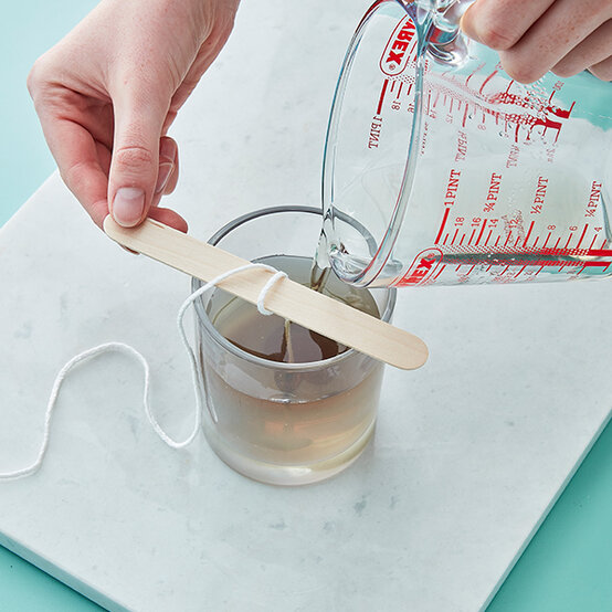 600x600_GSI_Candle_Making_Step6.jpg?sw=554&q=85