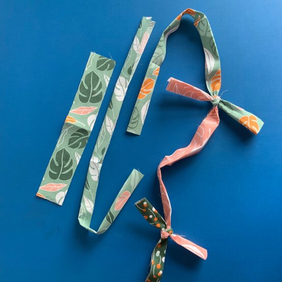 KnottedFabricPom-PomBunting_Step3.jpg?sw=554&q=85