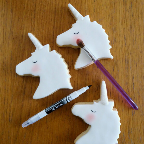 unicorn-biscuits_step5.jpg?sw=554&q=85