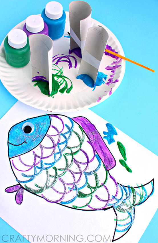 toilet-paper-roll-fish-scale-kids-craft.png?sw=554&q=85