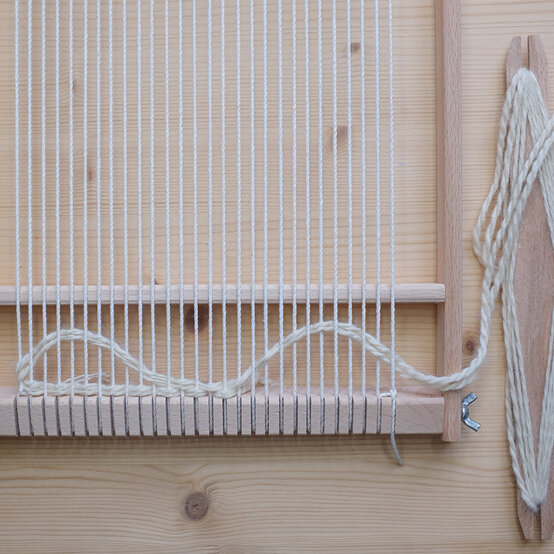 how_to_make_-a_floral_weave_08.jpg?sw=554&q=85