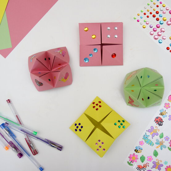 fortune-tellers-1-cropped.jpg?sw=554&q=85