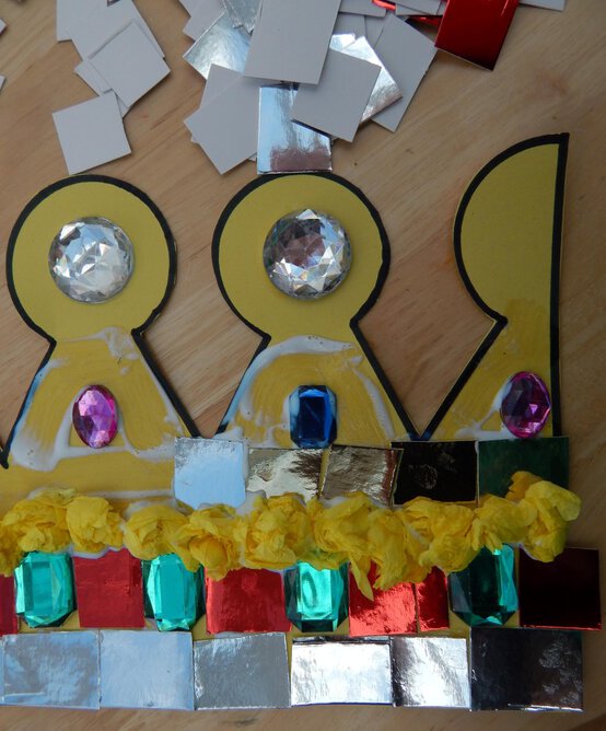 mosaic-crown-progress-1.jpg?sw=554&q=85