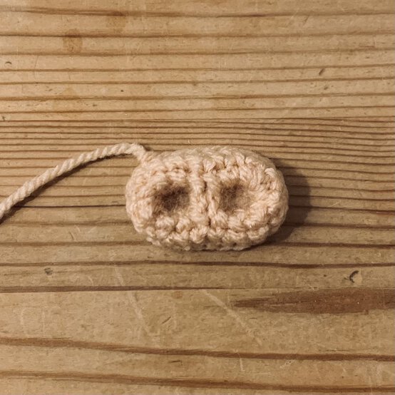 how-to-crochet-a-highland-cow_nose_front.jpg?sw=554&q=85