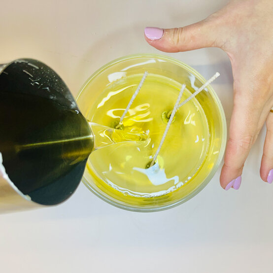 idea%5Fhow%2Dto%2Dmake%2Da%2Dflower%2Dcandle%5Fstep%2D4.jpg?sw=554&q=85