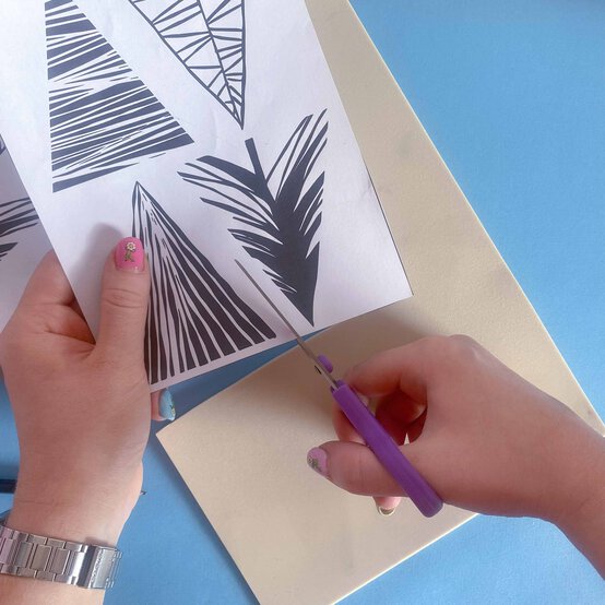 Idea_how-to-make-lino-print-gift-wrap_step2c.jpg?sw=554&q=85