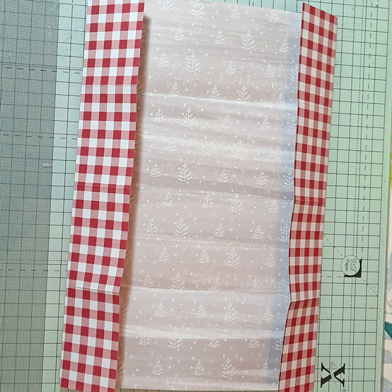 three-ways-to-make-handmade-christmas-gift-wrap_gift-box_sheet2.jpg?sw=554&q=85