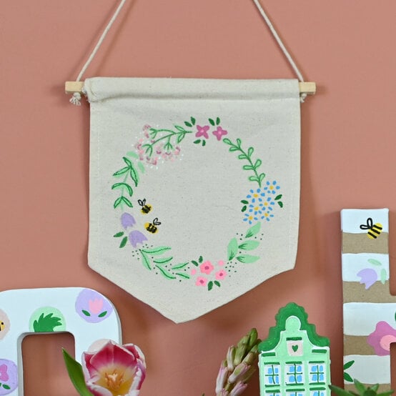 how-to-use-paint-markers_fabric.jpg?sw=554&q=85