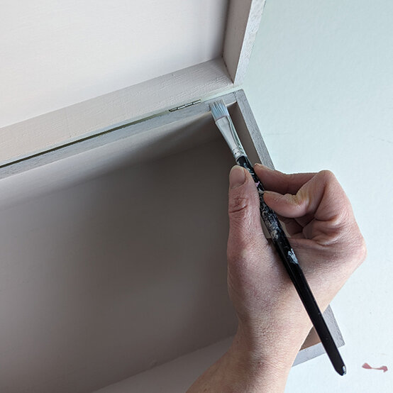 bridesmaid-memory-box_3.jpg?sw=554&q=85