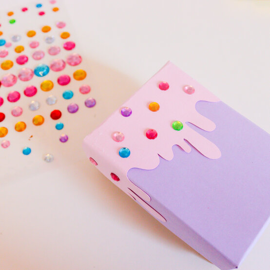 cricut_how-to-make-ice-lolly-treat-boxes_step4.jpg?sw=554&q=85