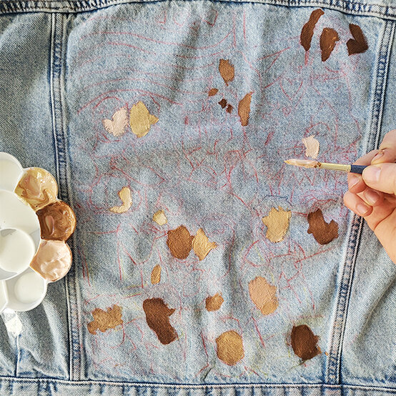 ways-to-customise-clothing-for-Pride_illustration-3.jpg?sw=554&q=85