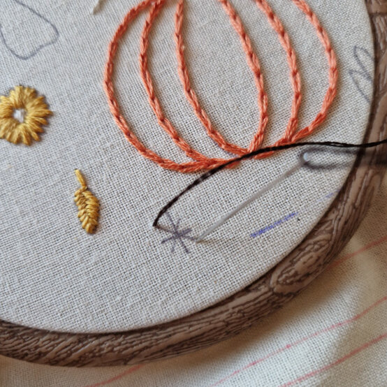 idea%5Fautumn%2Dembroidery%2Dprojects%2Dto%2Dtry%2Dnapkin%5Fstep%2D14.jpg?sw=554&q=85