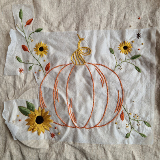 idea%5Fautumn%2Dembroidery%2Dprojects%2Dto%2Dtry%2Dcushion%5Fstep%2D08.jpg?sw=554&q=85