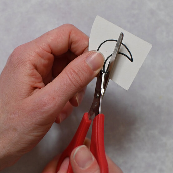 kids-fathers-day-cards-moon-card-step-1b.jpg?sw=554&q=85