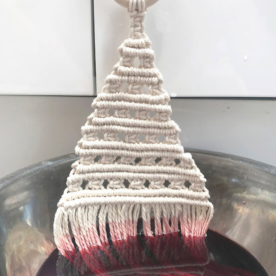 idea_macrame-medium-christmas-tree_step10.jpg?sw=554&q=85