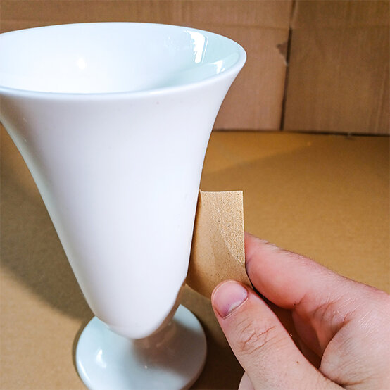 Montana%20Spray%20Paint%20Vase_Step1c.jpg?sw=554&q=85