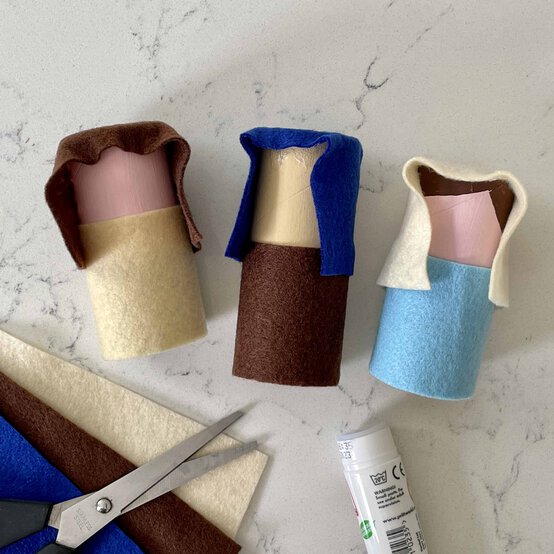 Idea_how-to-make-a-craft-roll-nativity-scene_step6.jpg?sw=554&q=85