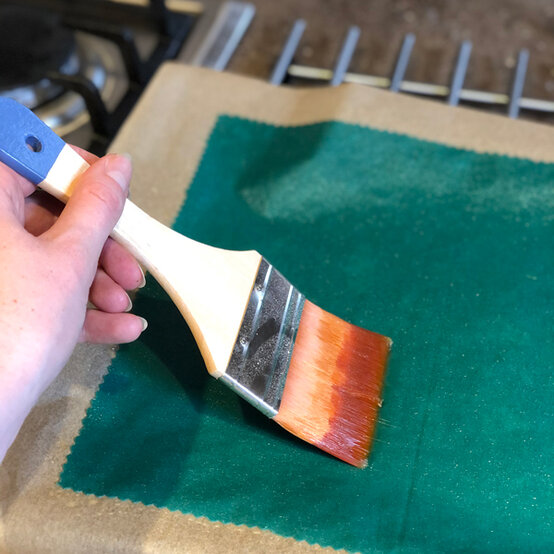 600x600_bees_wax_wraps_step9b.jpg?sw=554&q=85