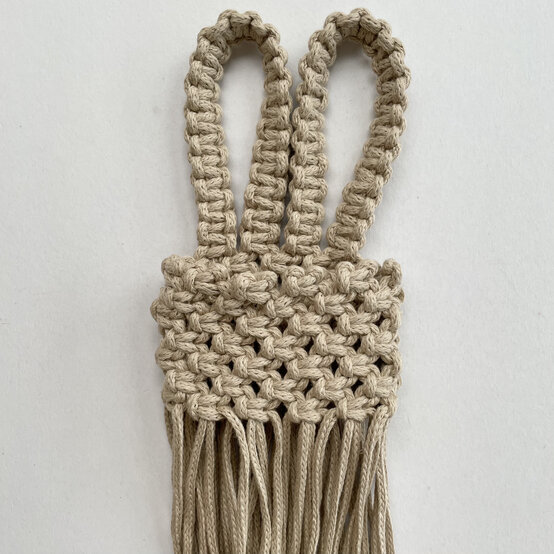 how_to_make_macrame_bunny_plant_pods_step-23.jpg?sw=554&q=85