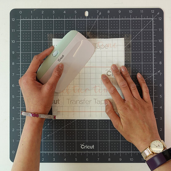 Cricut_How-to-Make-a-Ramadan-Fast-Timings-Calendar_step6a.jpg?sw=554&q=85