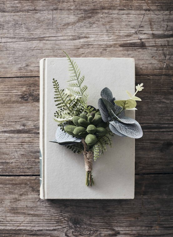 buttonhole_final.jpg?sw=554&q=85