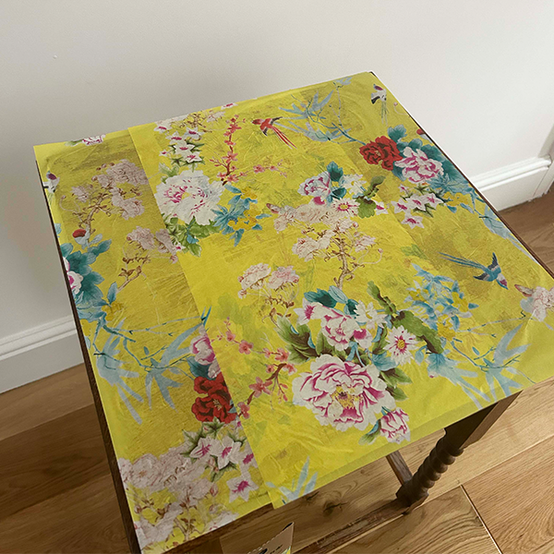 idea%5Fhow%2Dto%2Ddecoupage%2Don%2Dfurniture%5Fstep%2D3b.jpg.png?sw=554&q=85