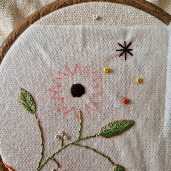 idea%5Fautumn%2Dembroidery%2Dprojects%2Dto%2Dtry%2Dcushion%5Fstep%2D11.jpg?sw=554&q=85