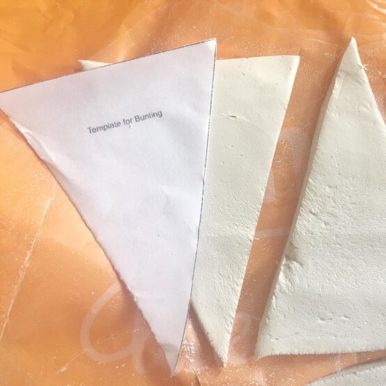 clay-bunting-1.jpg?sw=554&q=85