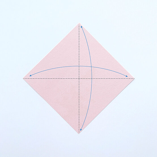 idea_origami-heart-card_step1.jpg?sw=554&q=85