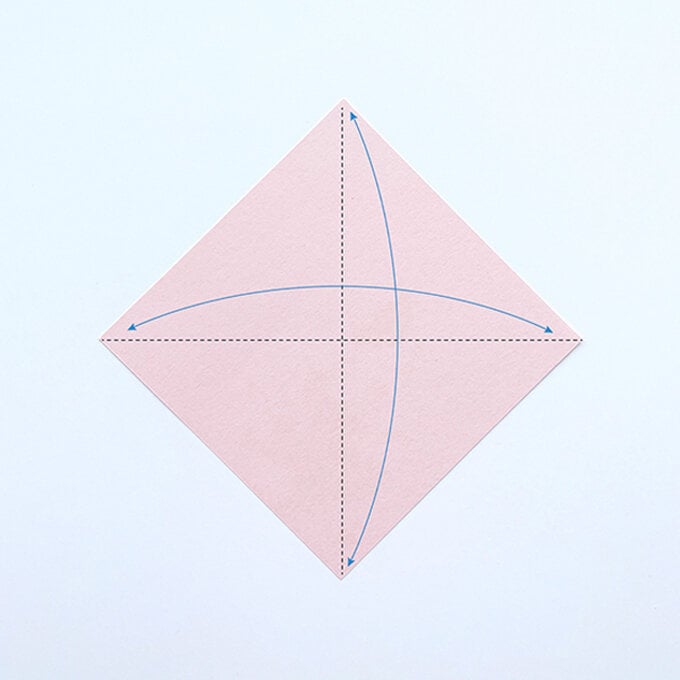 idea_origami-heart-card_step1.jpg?sw=680&q=85