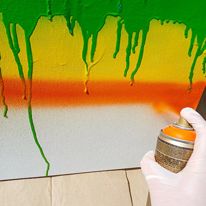 idea_gravity-drip-canvas-with-spray-paint_step7a.jpg?sw=680&q=85