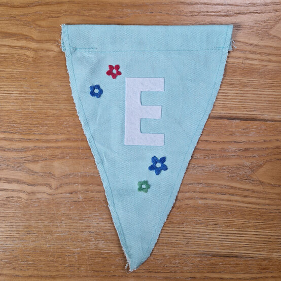 idea%5Fembroidered%2Dkids%2Dbunting%5Fstep%2D06.jpg?sw=554&q=85