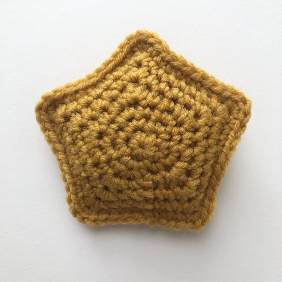 Christmas-stash-busting-ideas_Star8.jpg?sw=554&q=85