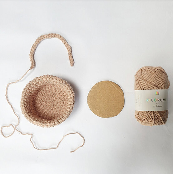 idea_how-to-crochet-an-easter-wreath-and-garland_basket1a.jpg?sw=554&q=85