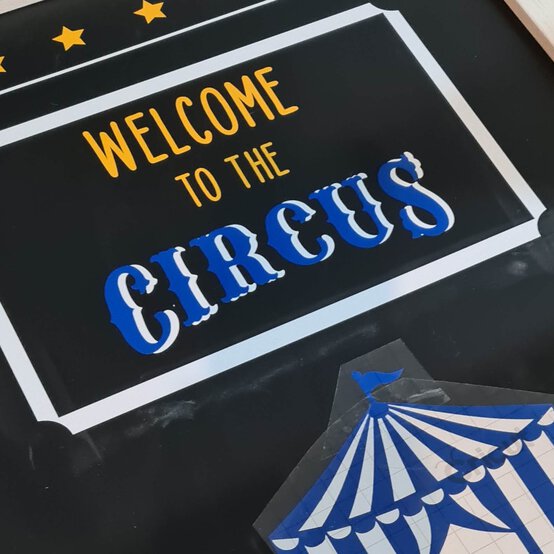 cricut_how-to-make-an-adhesive-vinyl-sign_step8a.jpg?sw=554&q=85