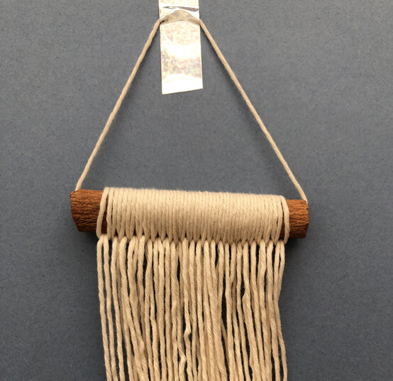 how_to_make_macrame_tree_decorations__step_2.jpg?sw=554&q=85