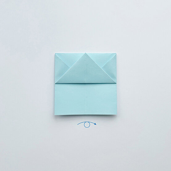 how-to-fold-an-origami-egg-cup-step-11.jpg?sw=554&q=85