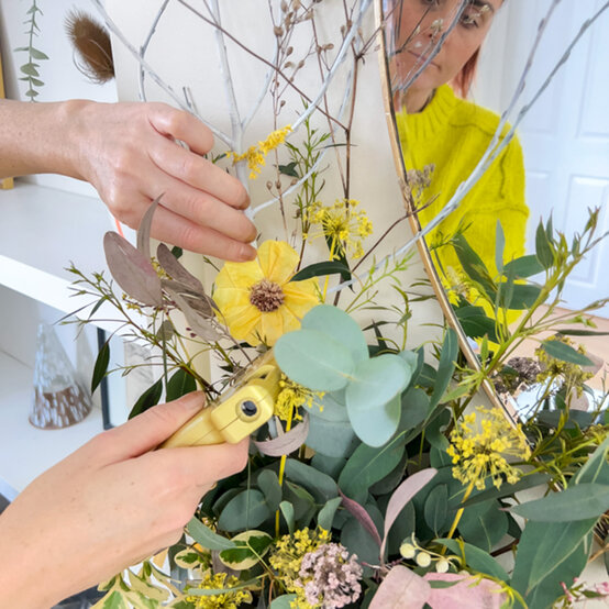 idea%5Fdiy%2Deaster%2Dmantle%2Ddisplay%5Fstep12c.jpg?sw=554&q=85