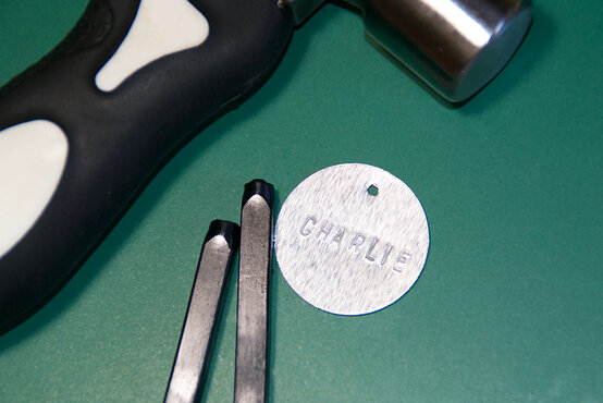 wine-glass-charms-5-of-40-edit.jpg?sw=554&q=85