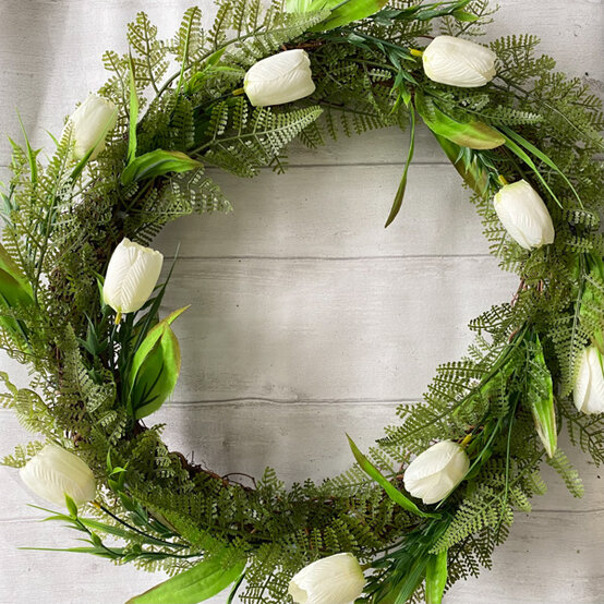 idea%5Fupdate%2Dspring%2Dwreath%2Dwith%2Dtulips%2D07.jpg?sw=554&q=85